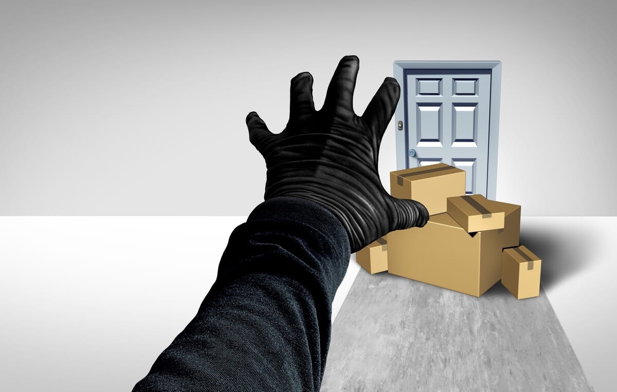 ZoomOn app - How to protect your packages from porch pirates?